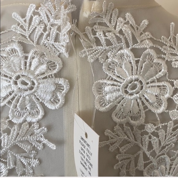 Misguided Lace white mini dress - Picture 4 of 6